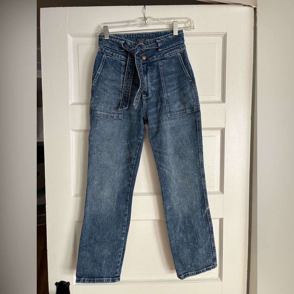 Abercrombie & Fitch Ultra High Rise Straight Jean